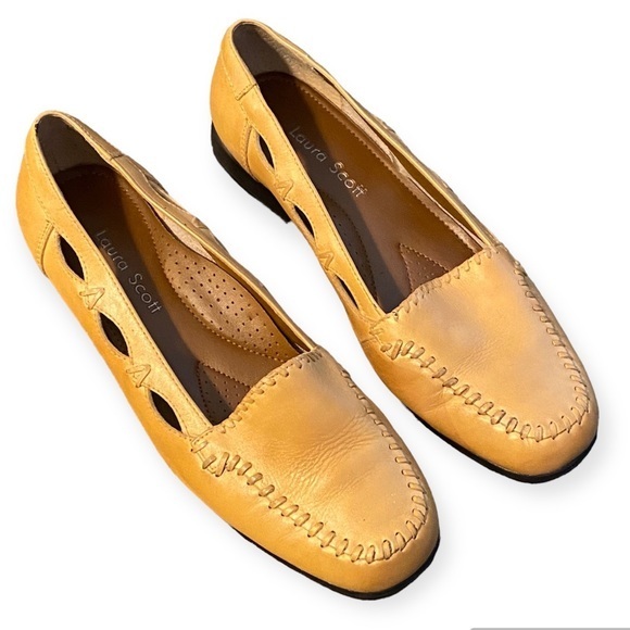 Laura Scott Shoes Womens Size 6.5M Slip On Flats Small Flaw In‎ Side Shoes - Picture 1 of 9